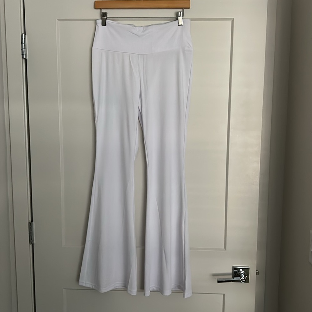 JVINI RIBBED WHITE FLARE LEGGINGS PANTS SIZE L NWT